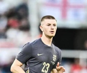 1.6亿欧！曼联锁定双中场，桑乔8500万梦碎，拉什福德10球10助巴萨续租？