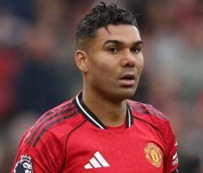 曼联昏招？用西甲 “透明人” 替卡塞米罗，球迷：比乌加特还悬！