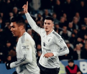 7-8！1-1！足坛疯狂一夜，那不勒斯出局，曼联补时绝平，切尔西爆冷